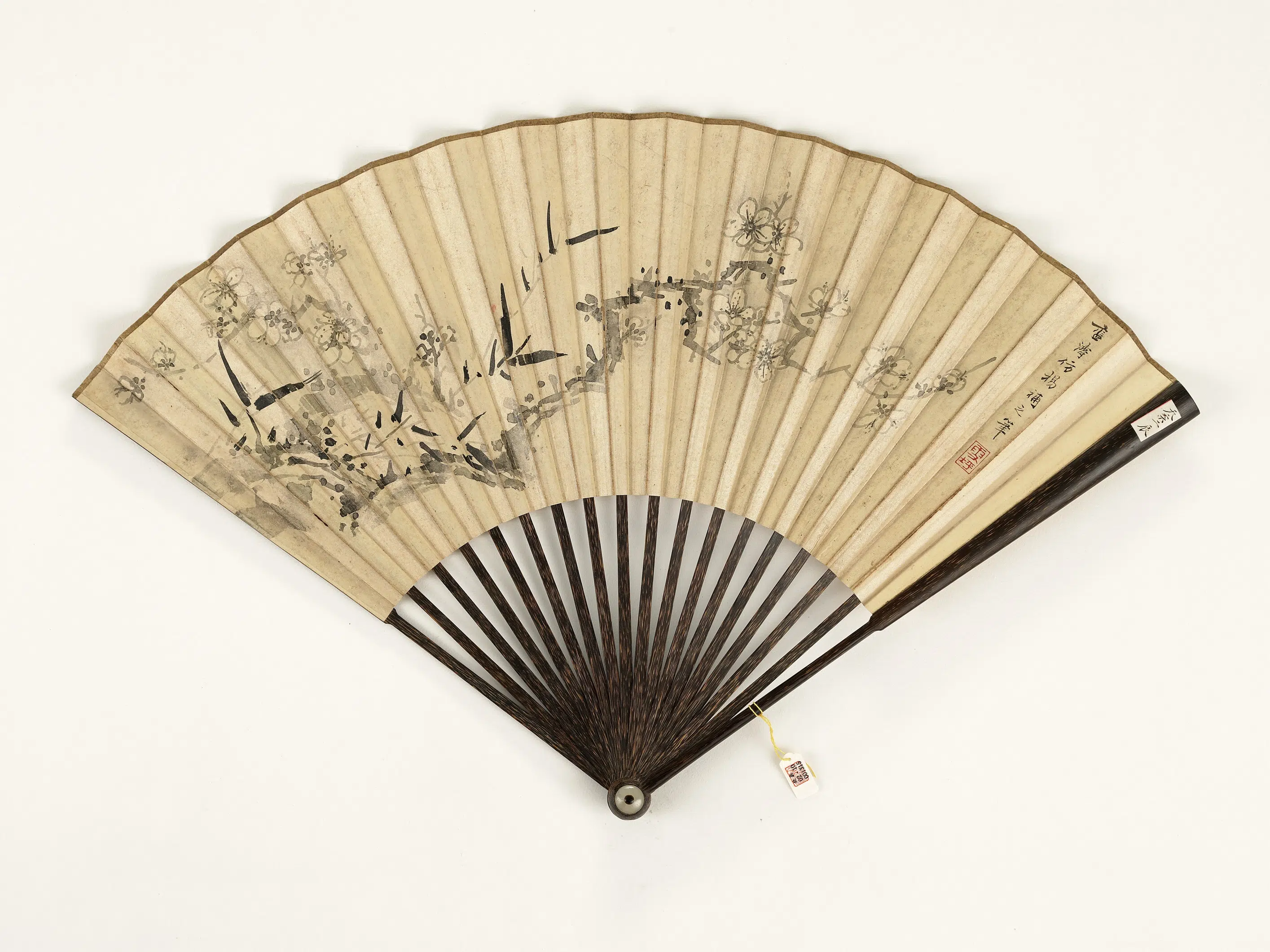 清代【爱新觉罗弘历-乾隆-清高宗】《乾隆御笔题画诗蓝涛花卉-成扇》