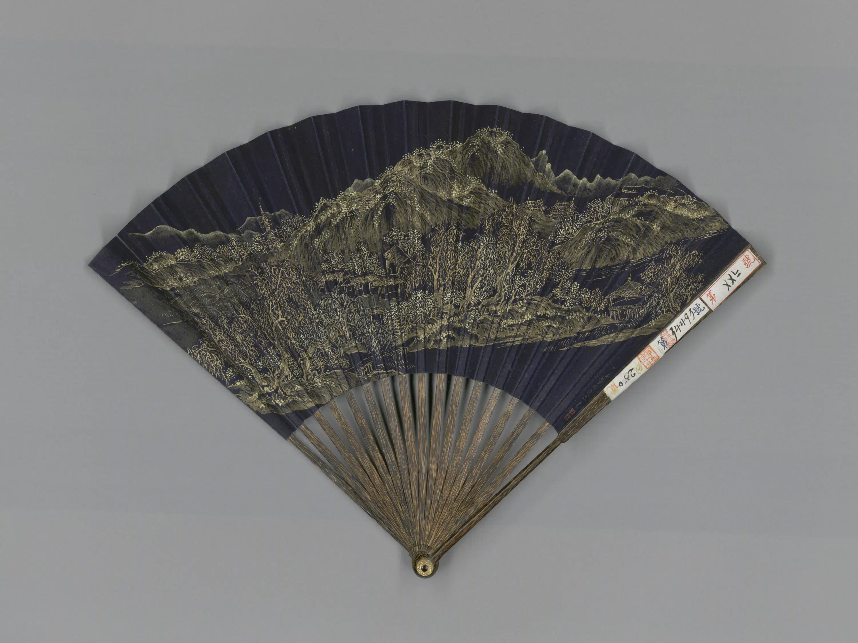 清代【董邦达】《画山水钱汝诚书白海青歌成扇》