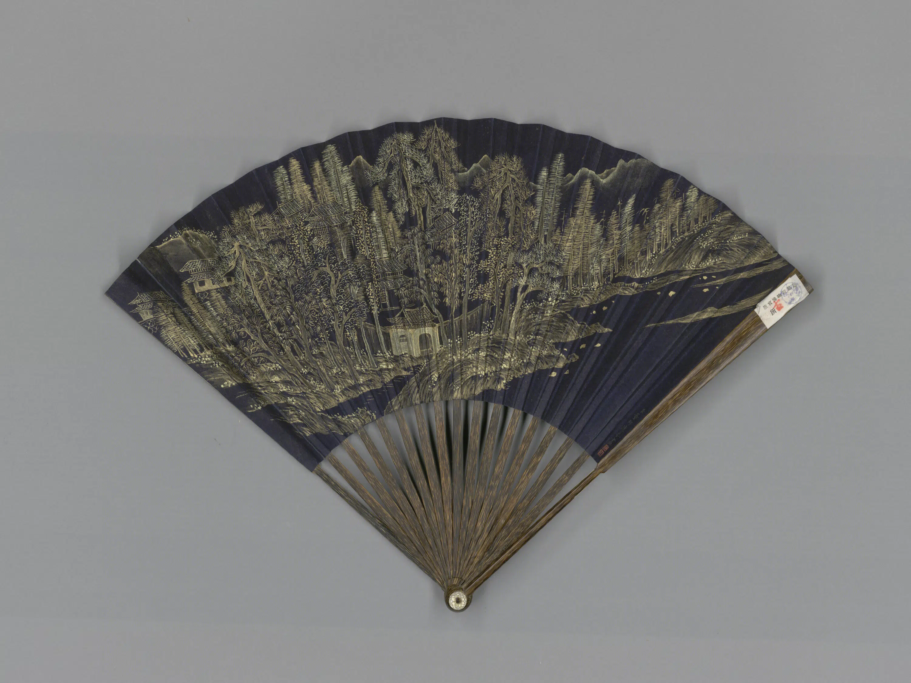 清代【董邦达】《画山水钱汝诚咏侧理纸诗成扇》 第2张