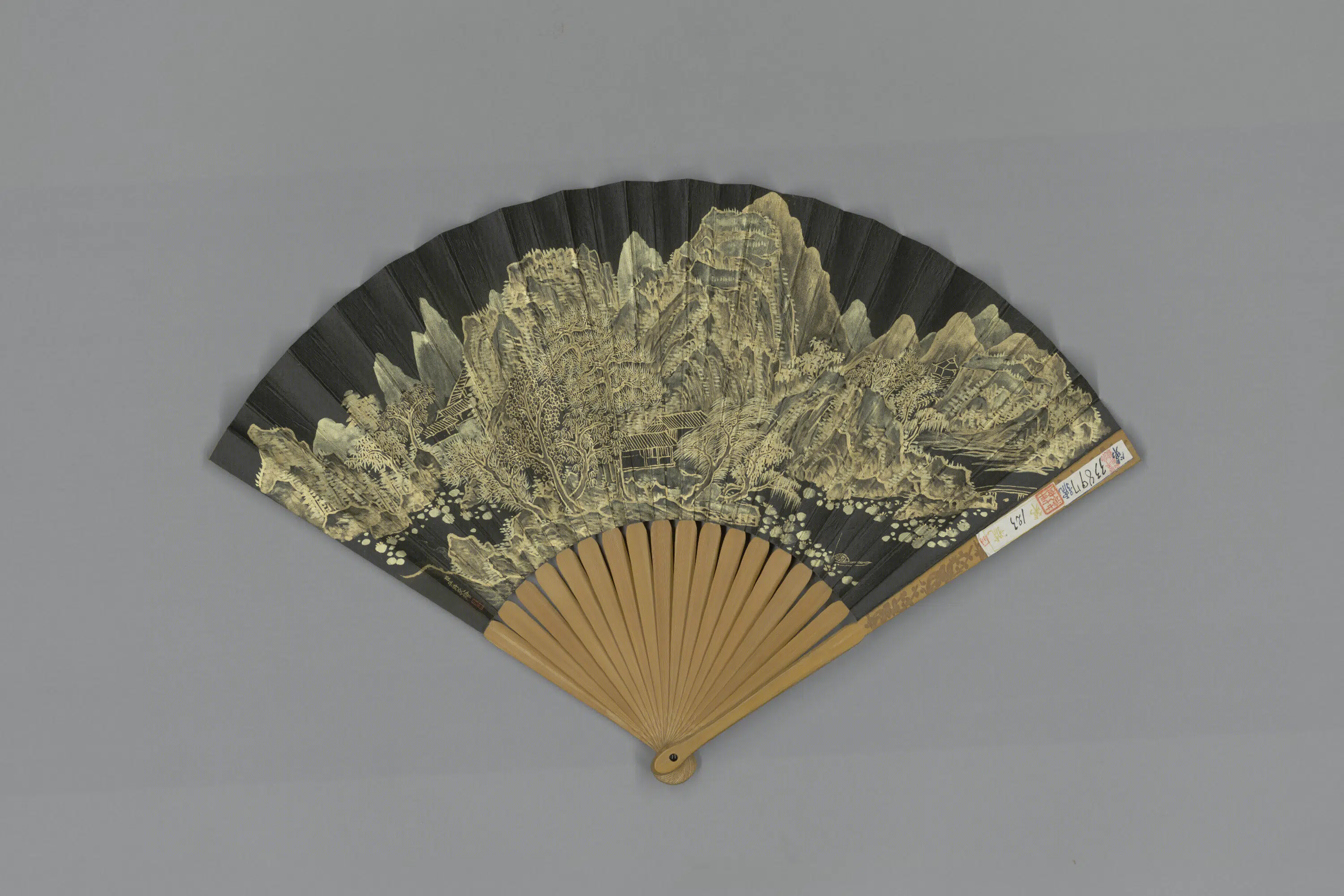 清代【爱新觉罗弘旿】《画山水并书雨泛八首成扇》