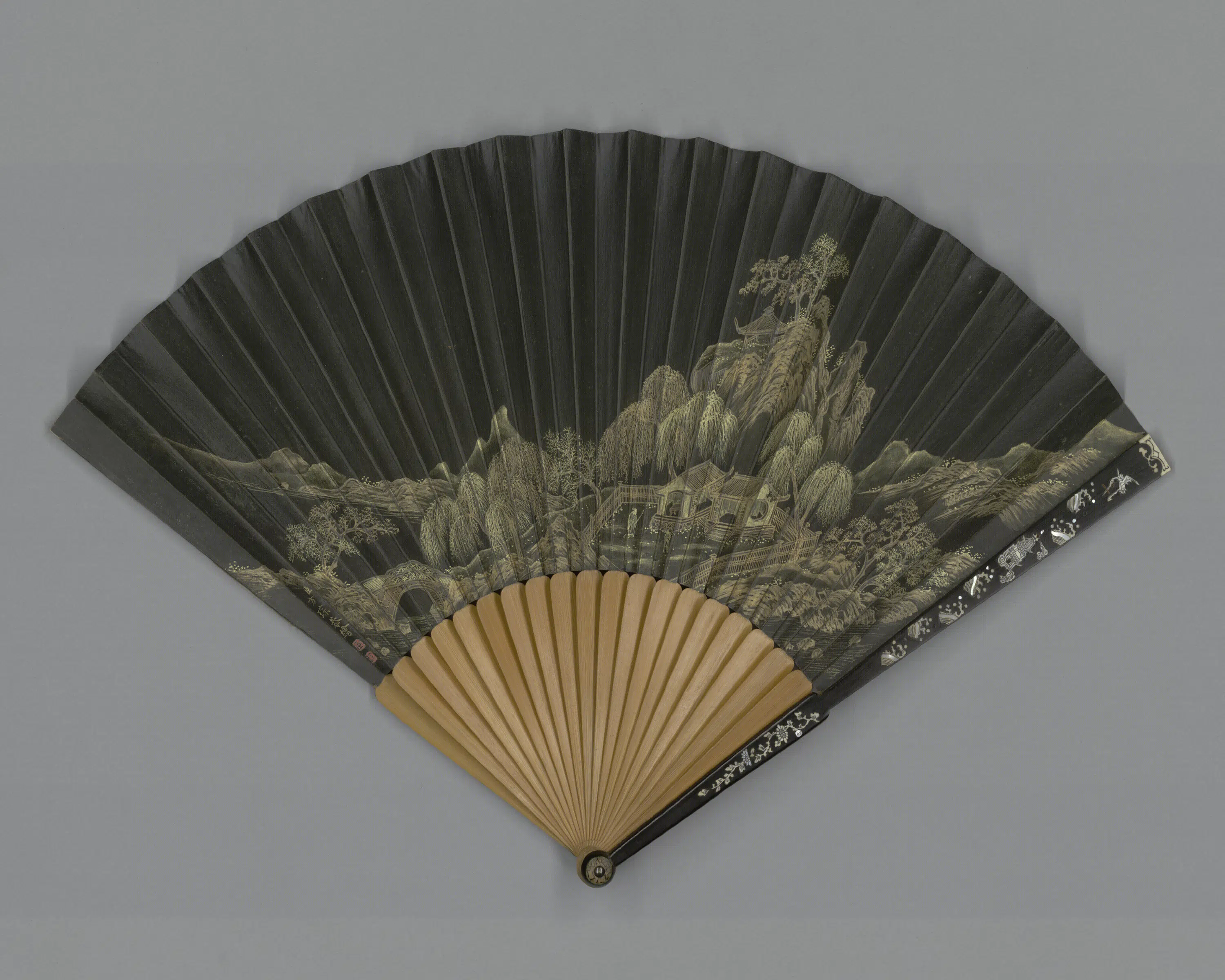 清代【方琮】《画山水董诰临米芾诗帖成扇》 第1张