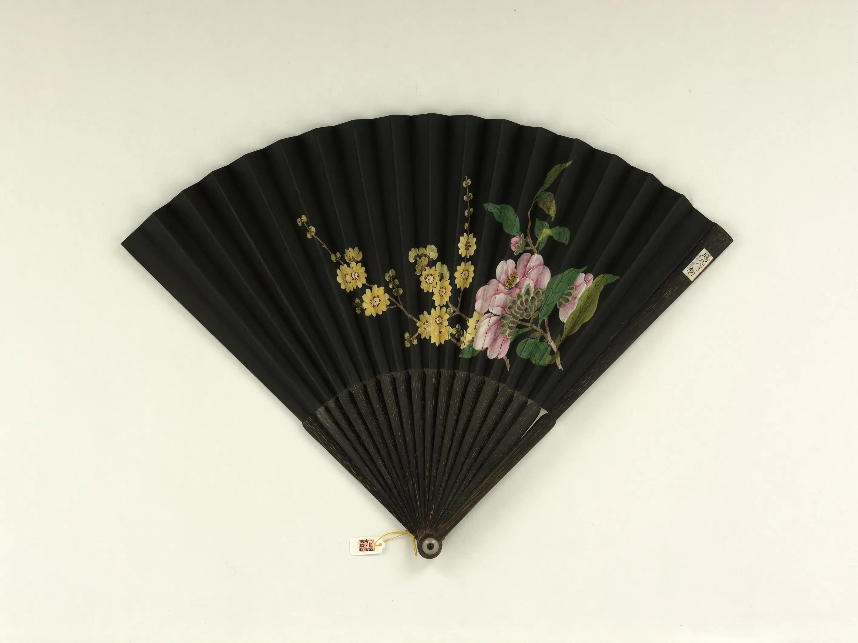 清代【倪承宽】《书颜真节麻姑仙坛记帖清人画花卉-成扇》