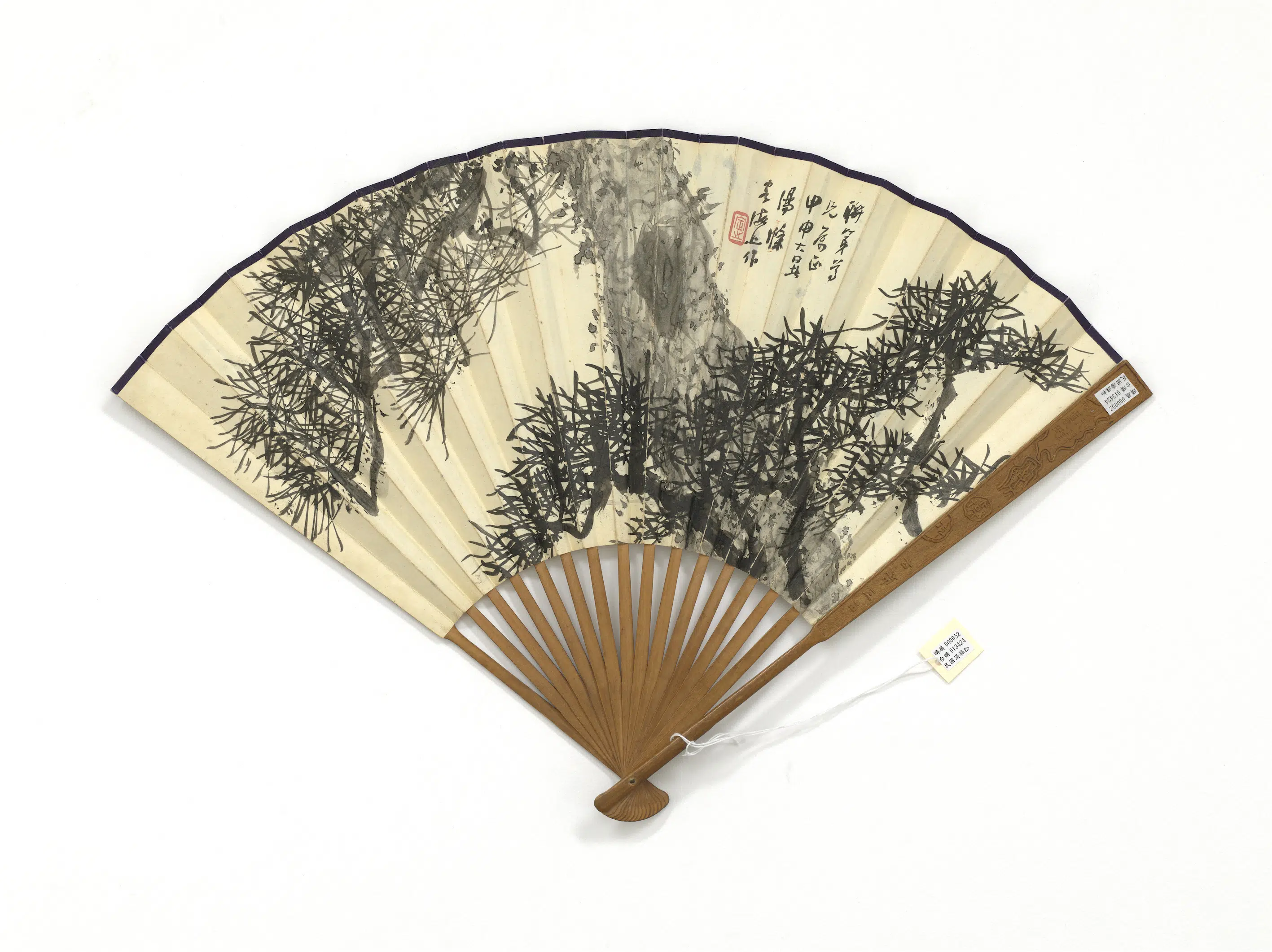 近现代【汤涤】《松并梅-成扇》 第1张 近现代【汤涤】《松并梅-成扇》 第1张