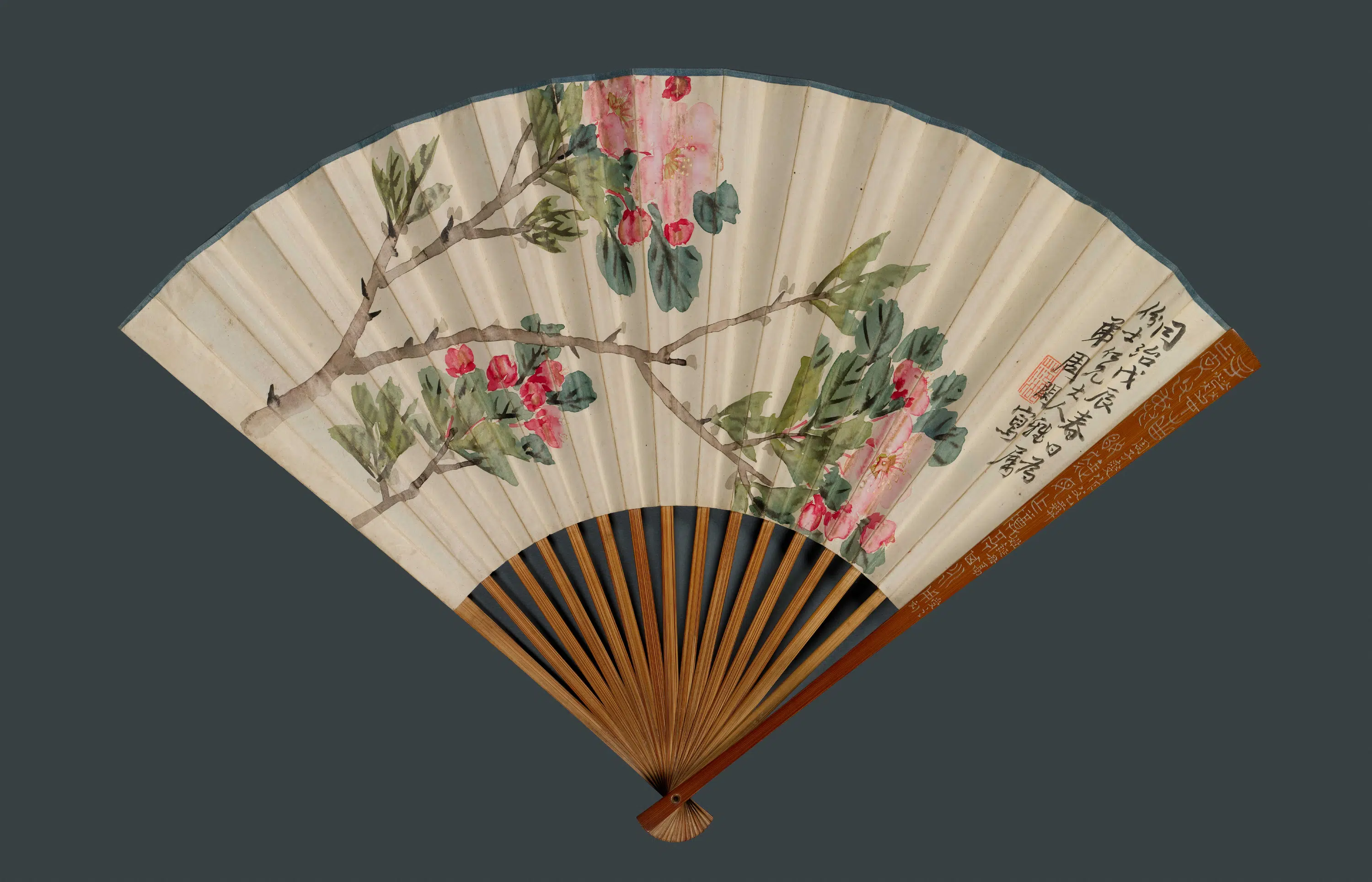 清代【周闲】《桃花图成扇》