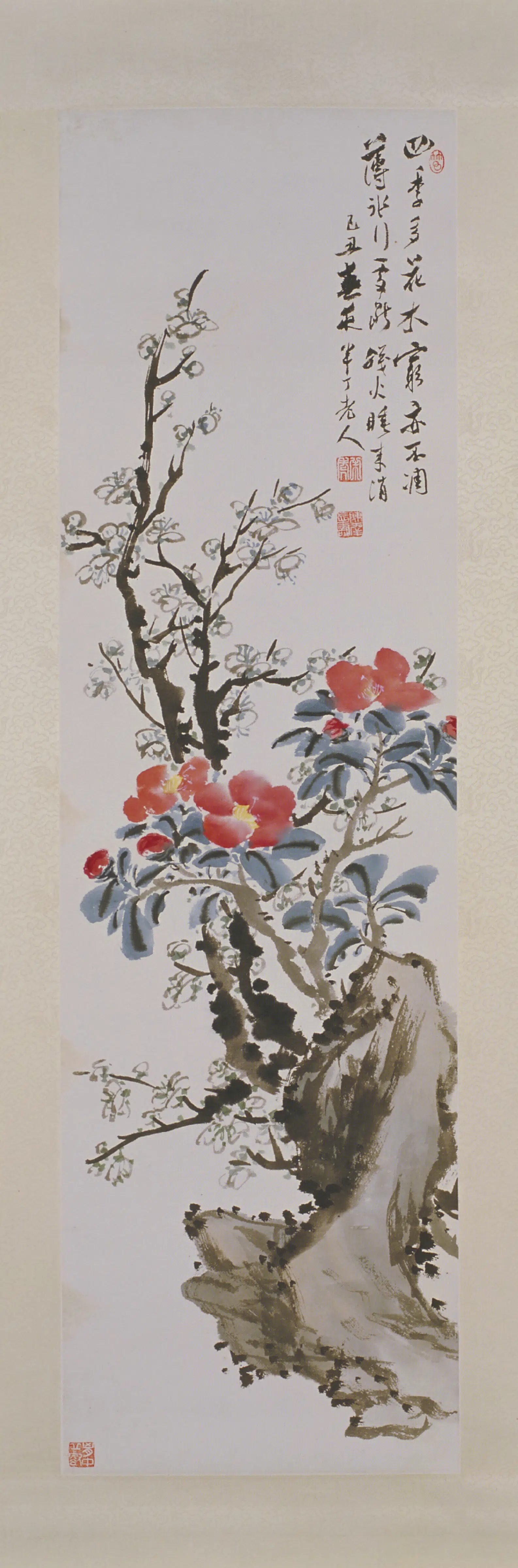 近现代【陈年】《梅花山茶轴》