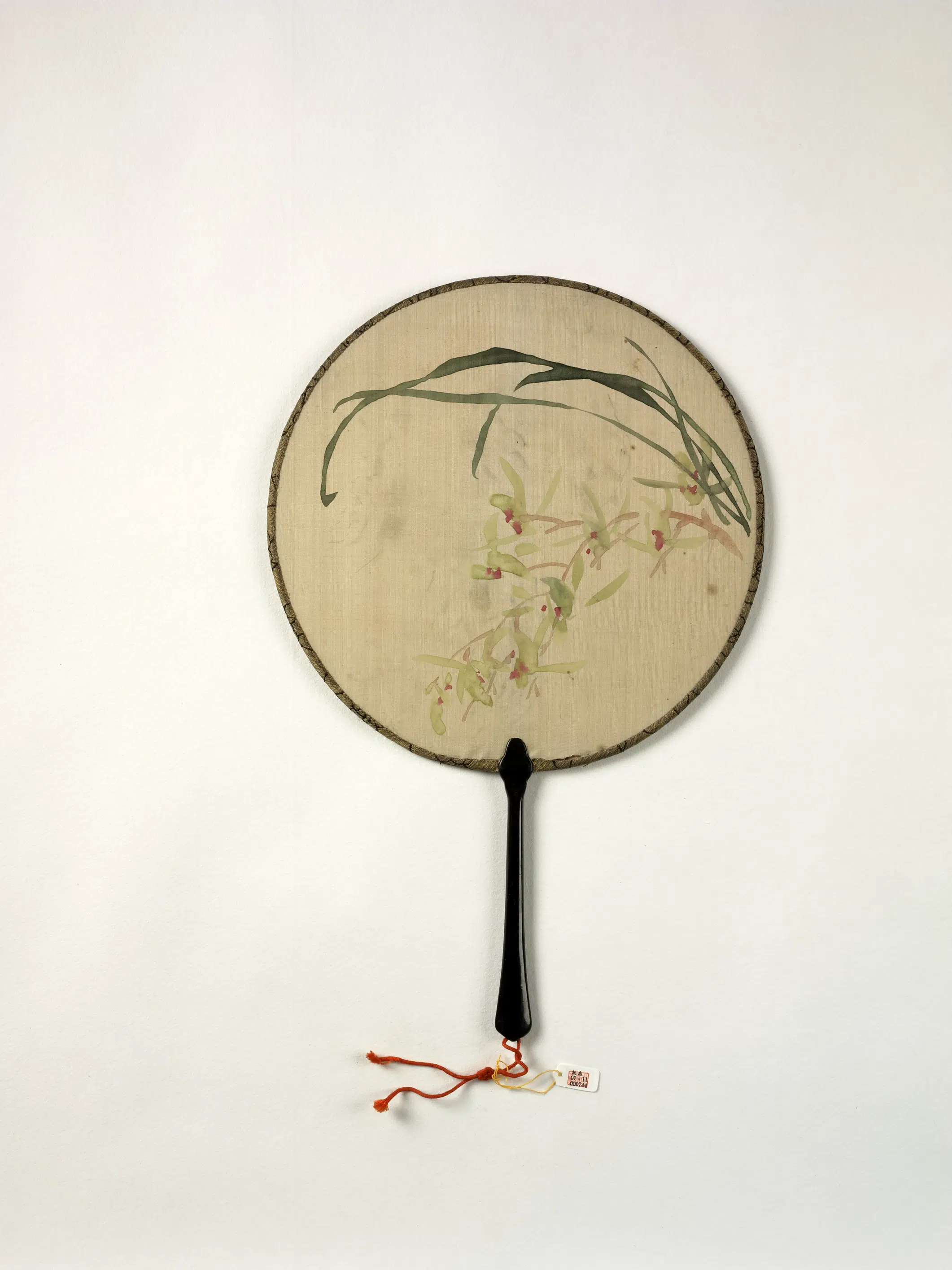 清代《清人画兰花-成扇-2》