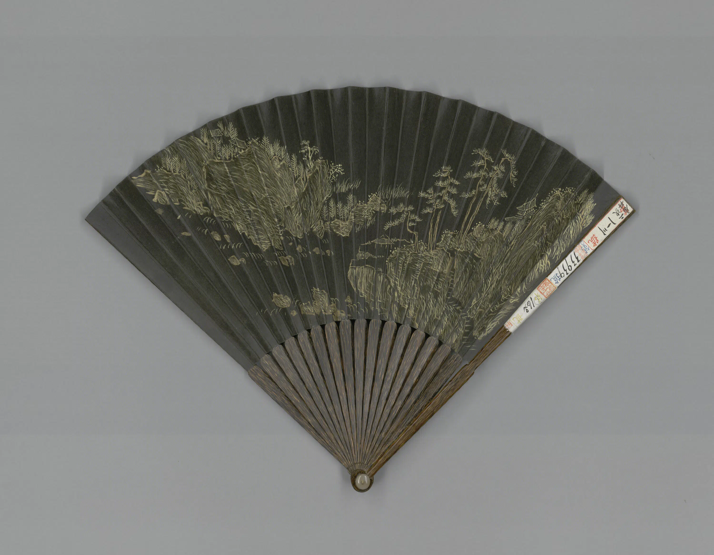 清代【董邦达】《画山水钱陈群书回纛行成扇》