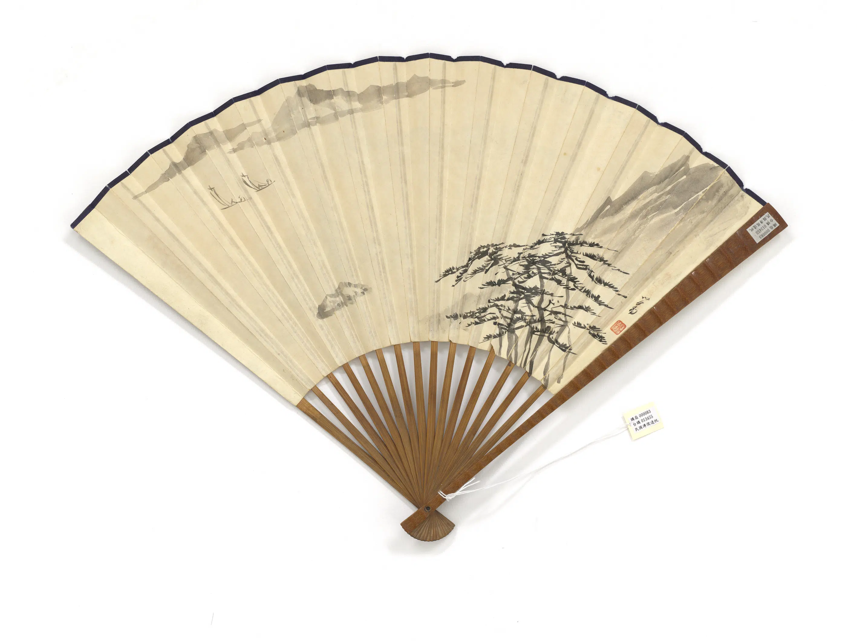 清代【溥儒(溥心畬)】《溥儒远帆吴石甫设色山水-成扇》 第1张 清代【溥儒(溥心畬)】《溥儒远帆吴石甫设色山水-成扇》 第1张