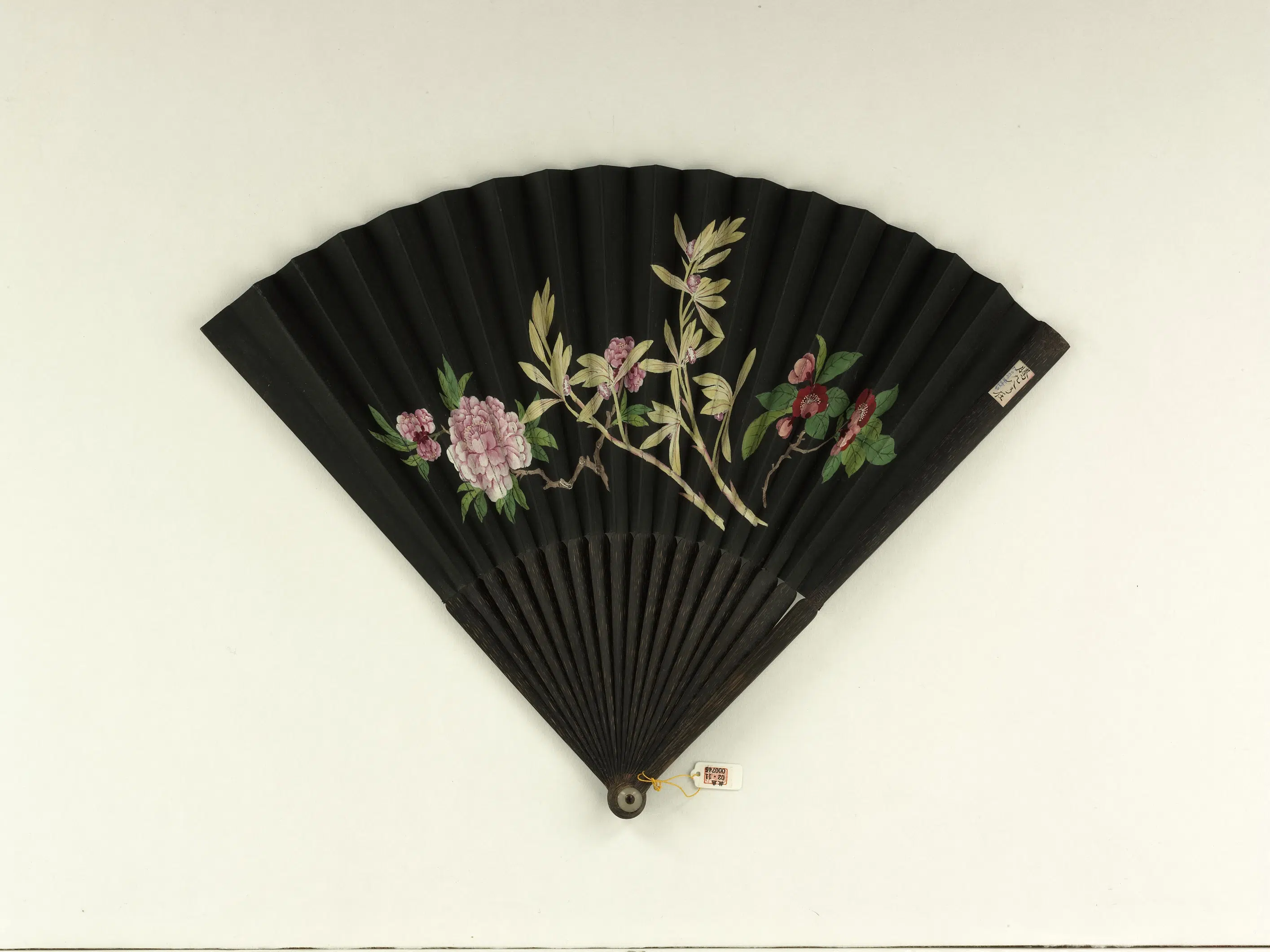 清代【倪承宽】《书蔡襄茶录帖清人画花卉-成扇》
