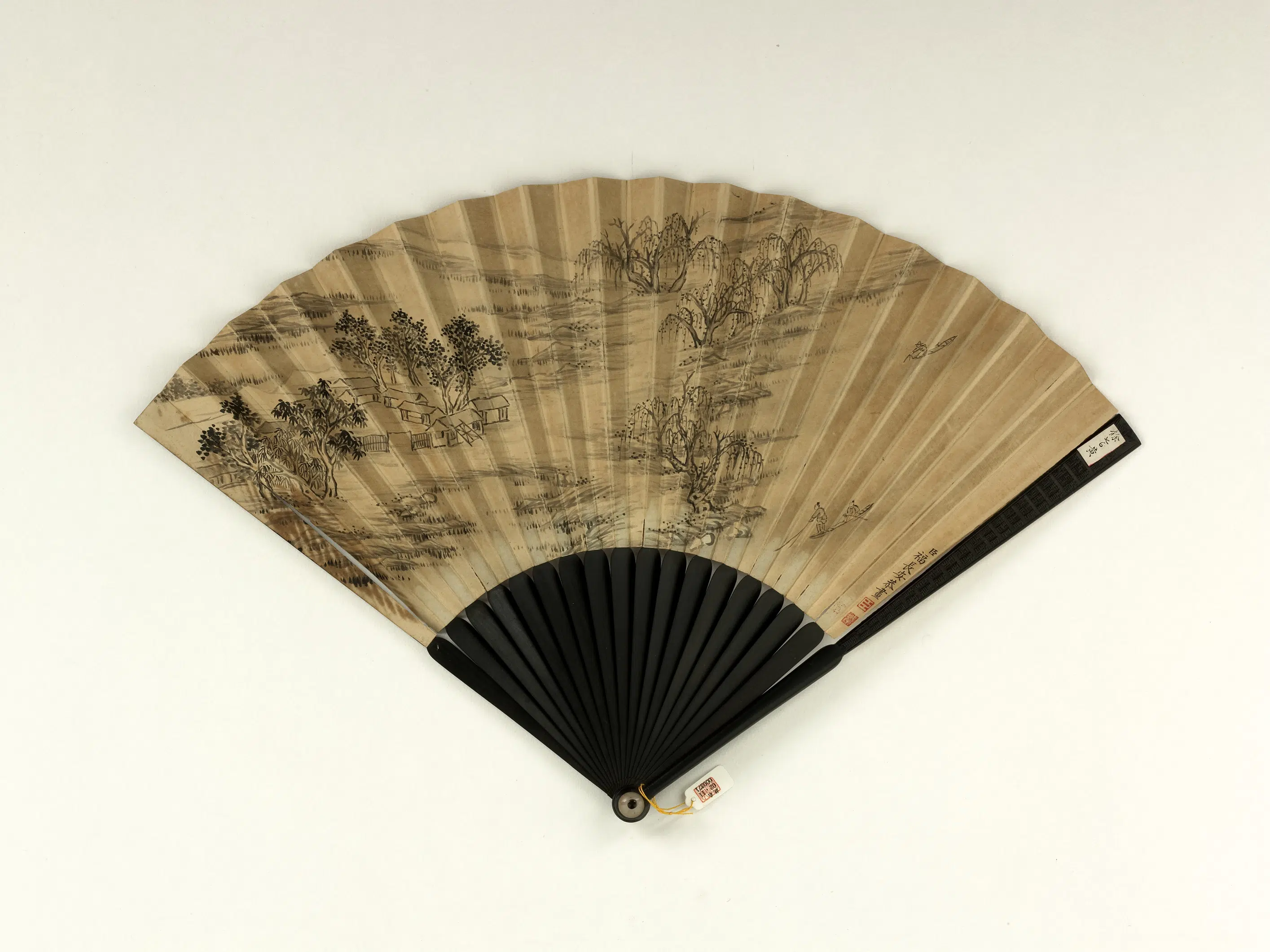 清代【爱新觉罗颙(永)琰-嘉庆仁宗皇帝】《永琰书乾隆御制题明人画扇集册八首福长安画山水-成扇》 第1张