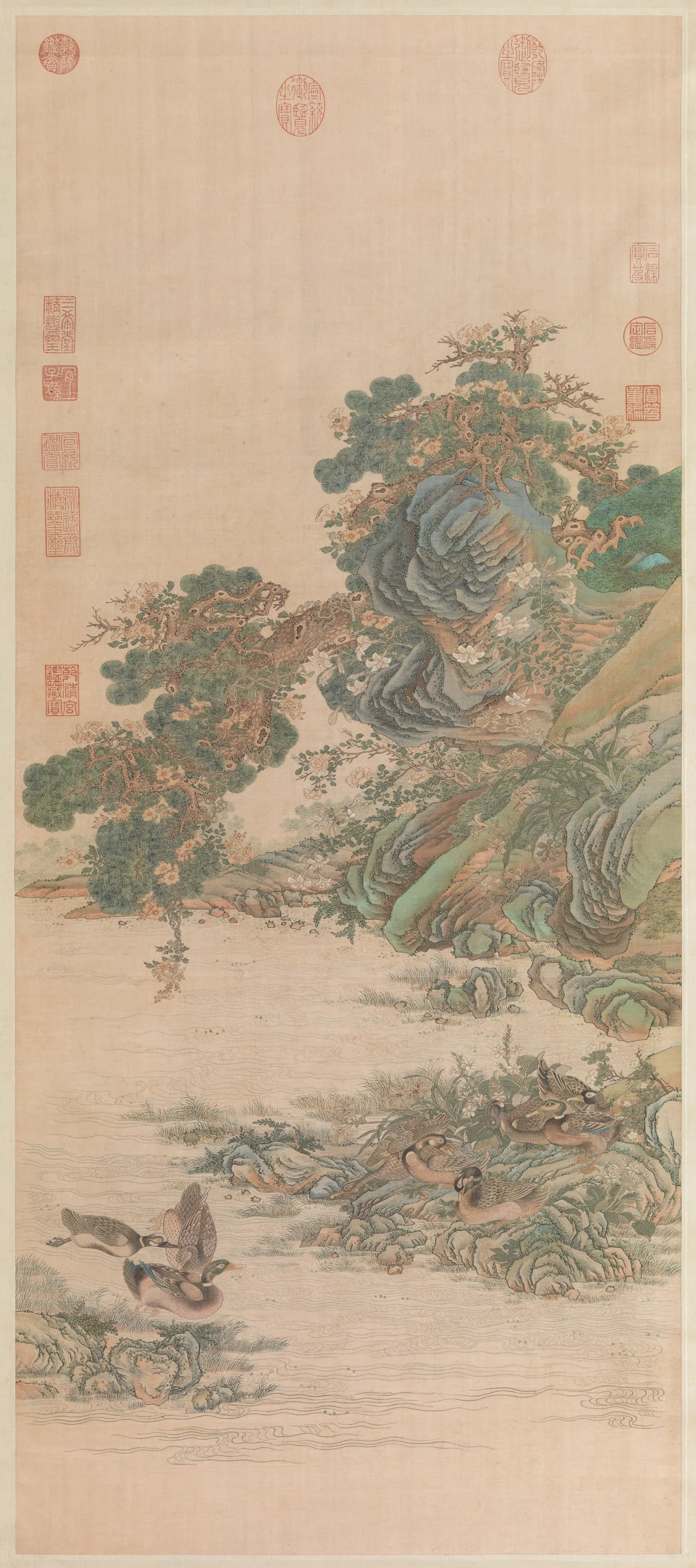 《缂丝春溪浴鸭图轴》