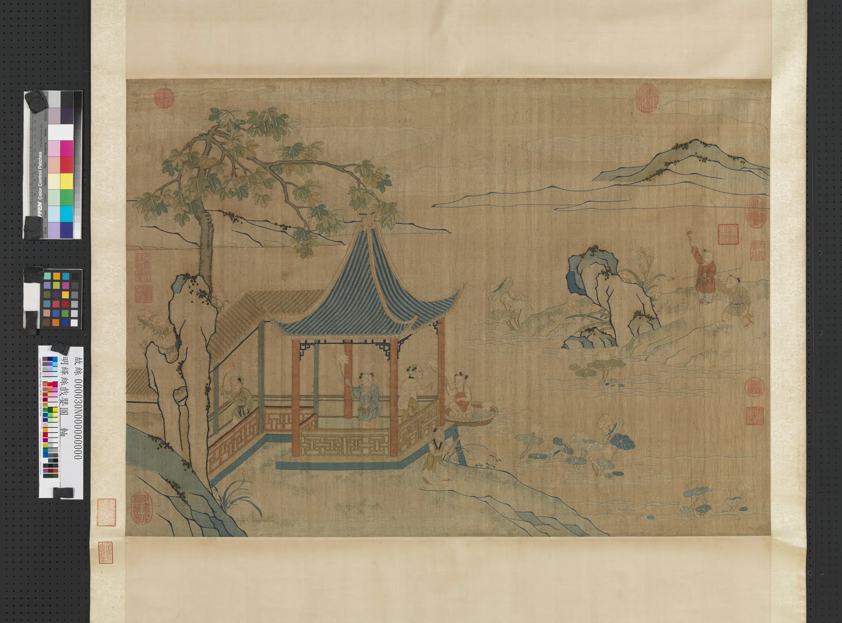 明朝《明缂丝戏婴图轴》