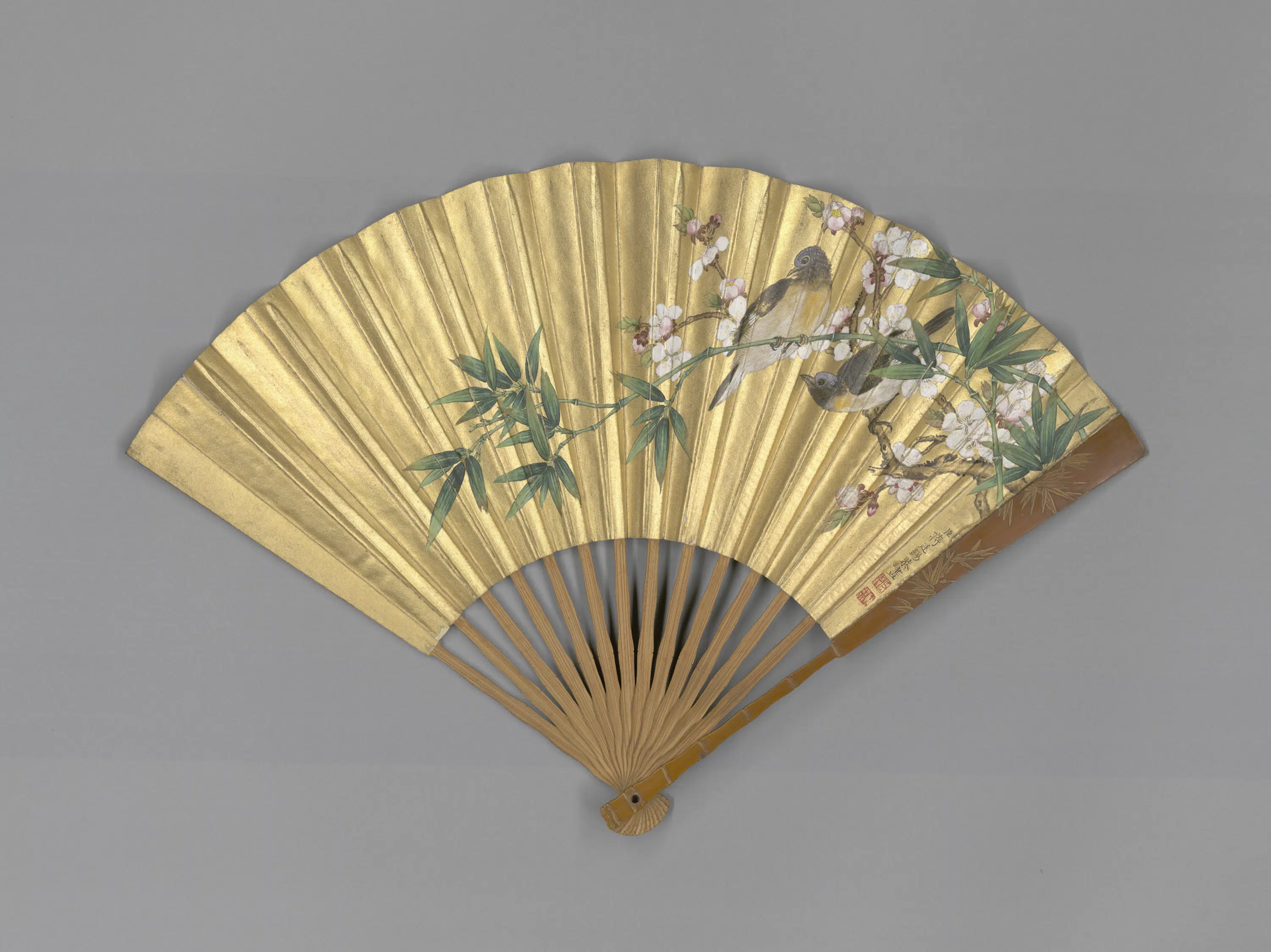 清代【蒋廷锡】《画桃花竹鸟任兰枝书七绝四首成扇》