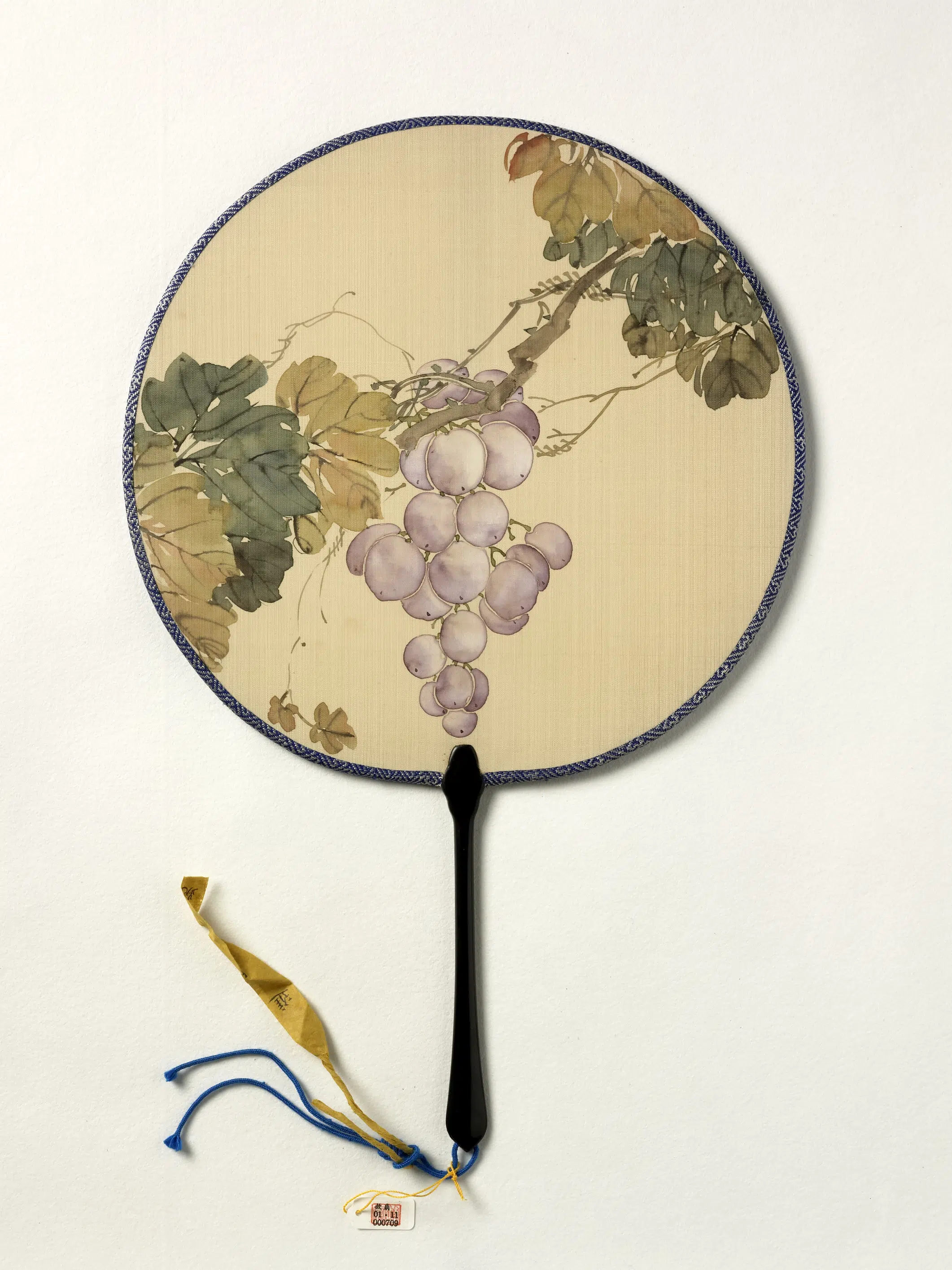 清代《清人画葡萄-成扇-2》