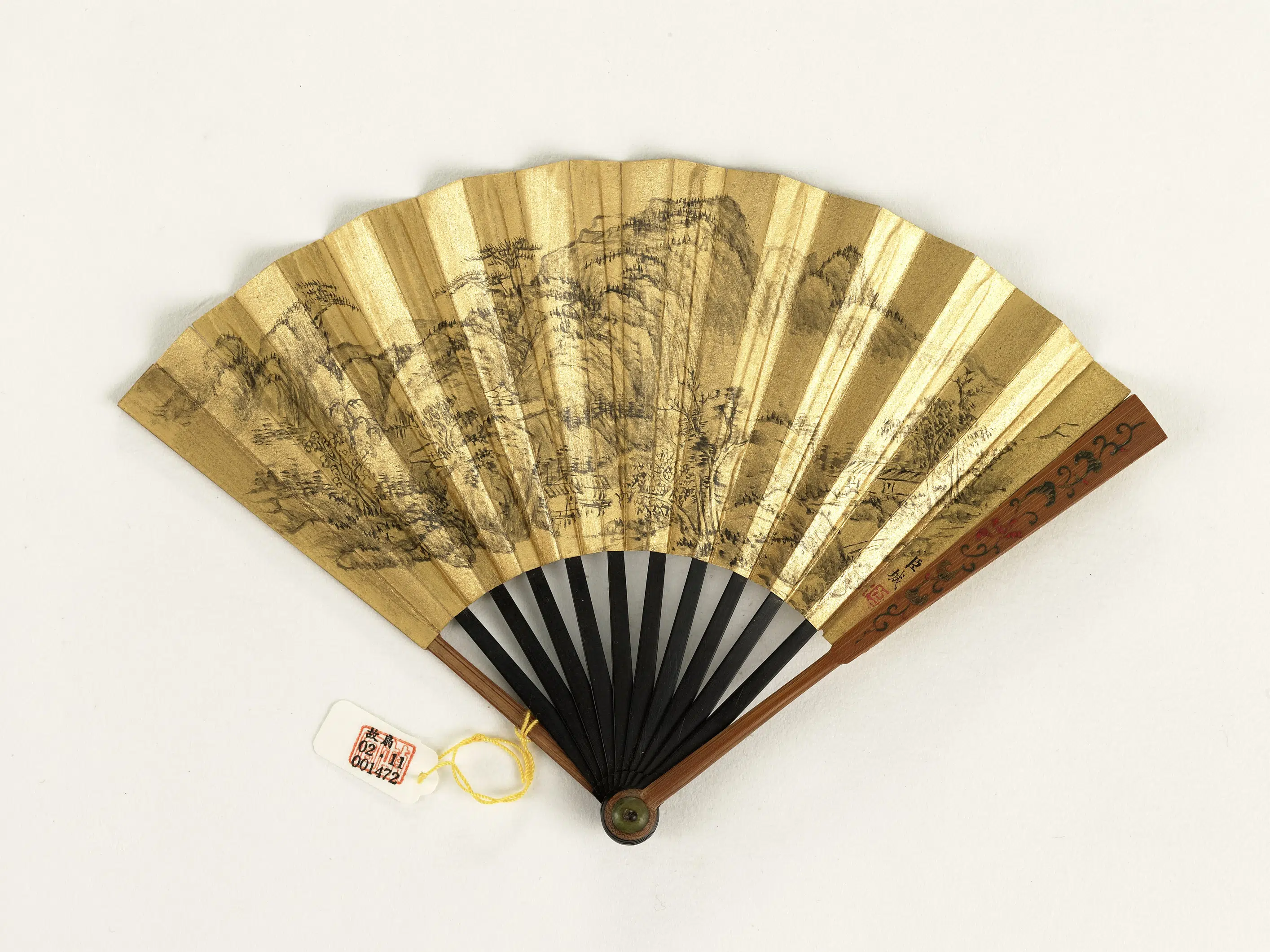 清代【张照】《书乾隆御制读杜子美集有感诗钱维城画山水-成扇》