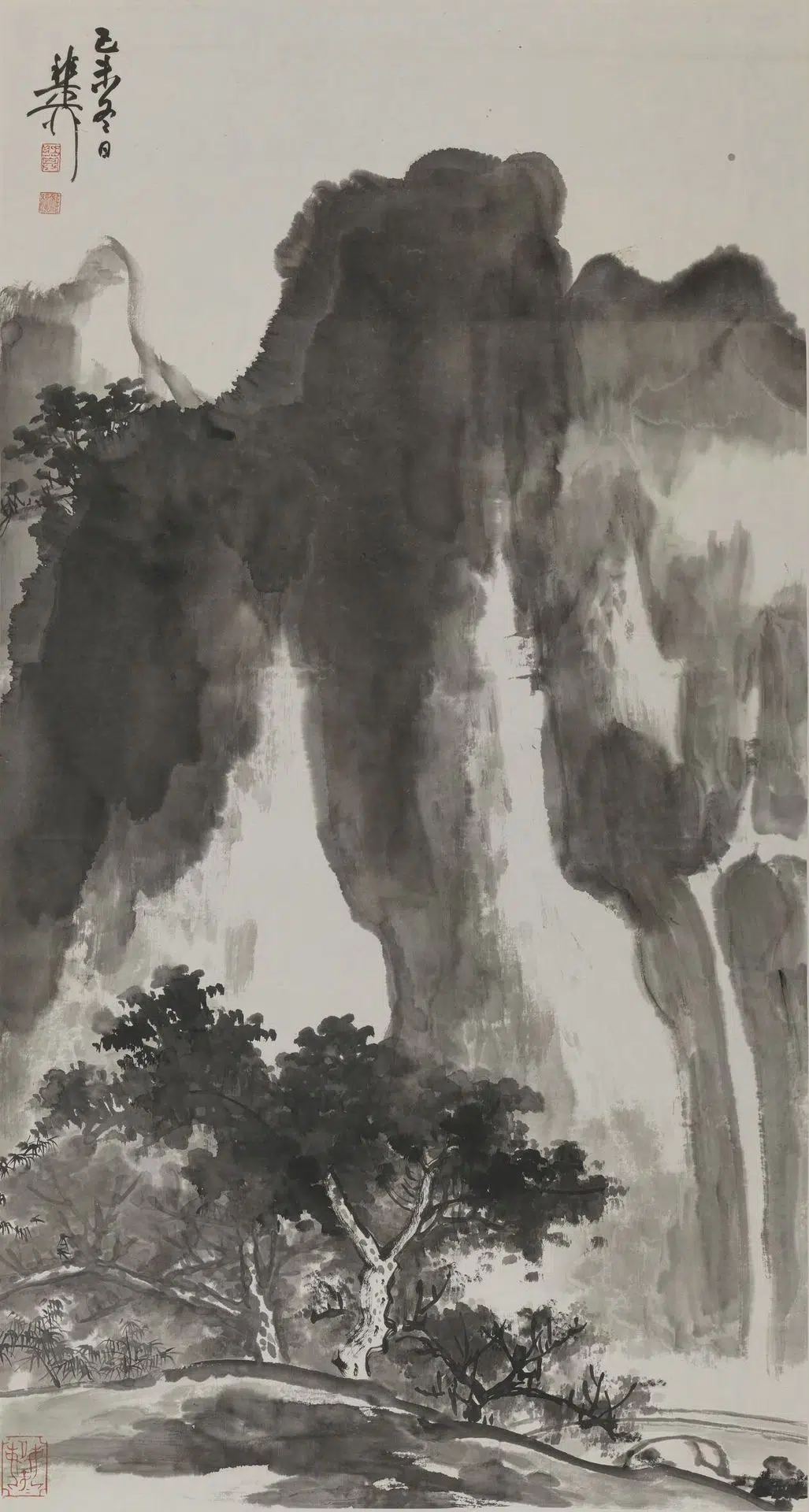 近现代【谢稚柳】《水墨山水轴》