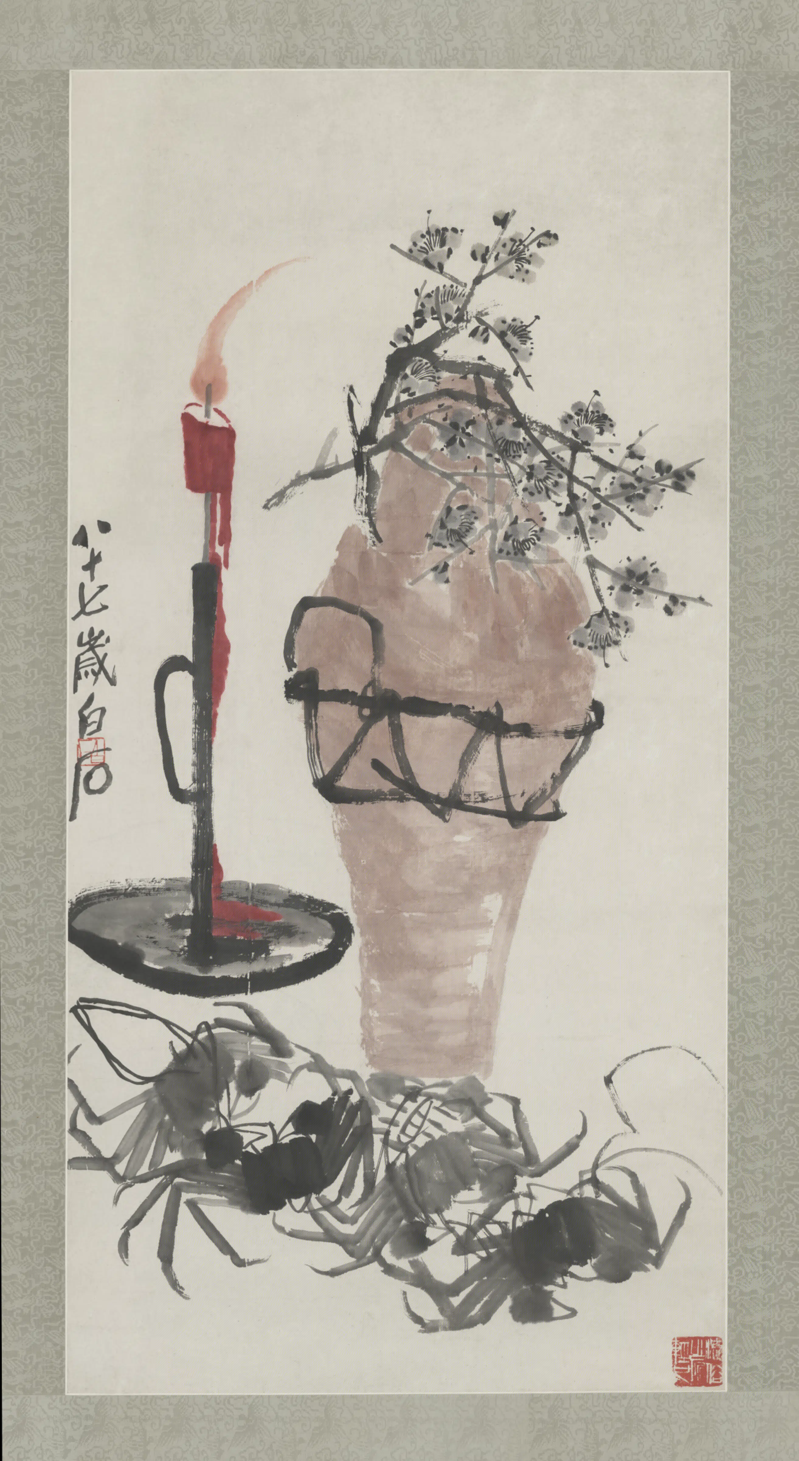近现代【齐白石】《瓶梅蟹烛图轴》