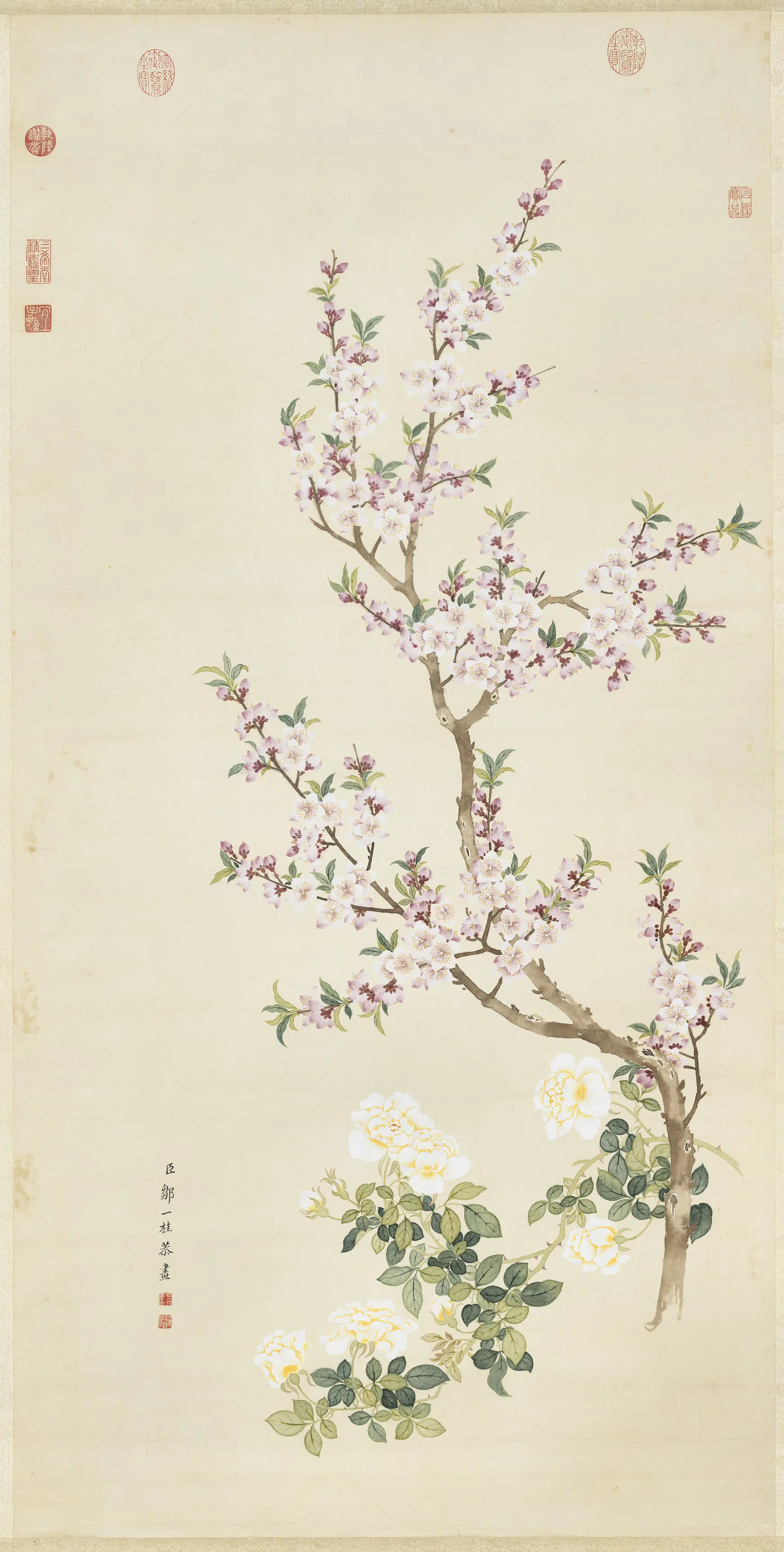 清代【邹一桂】《画桃花蔷薇图轴》