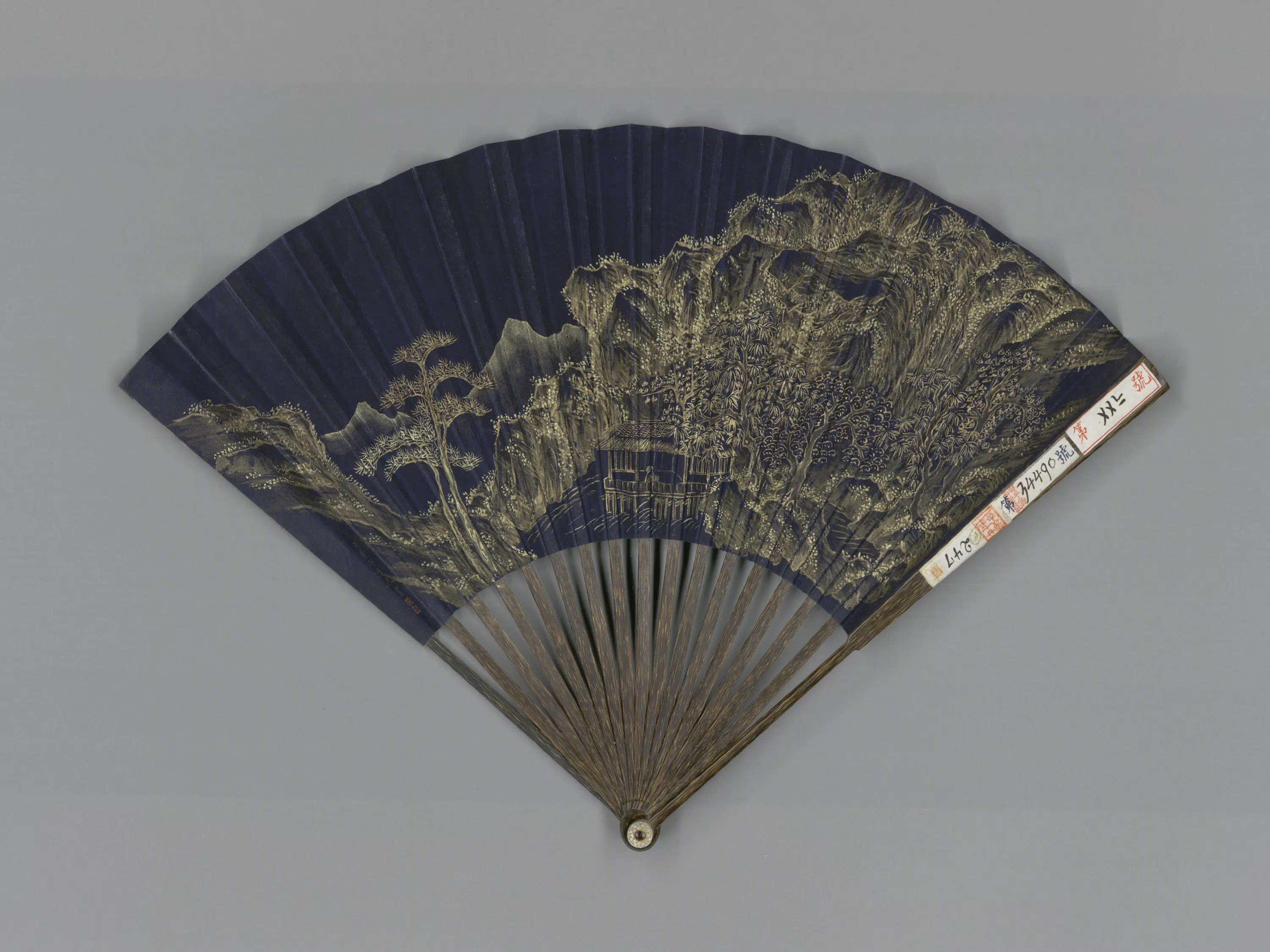 清代【董邦达】《画山水钱汝诚书汉玉屏风歌成扇》
