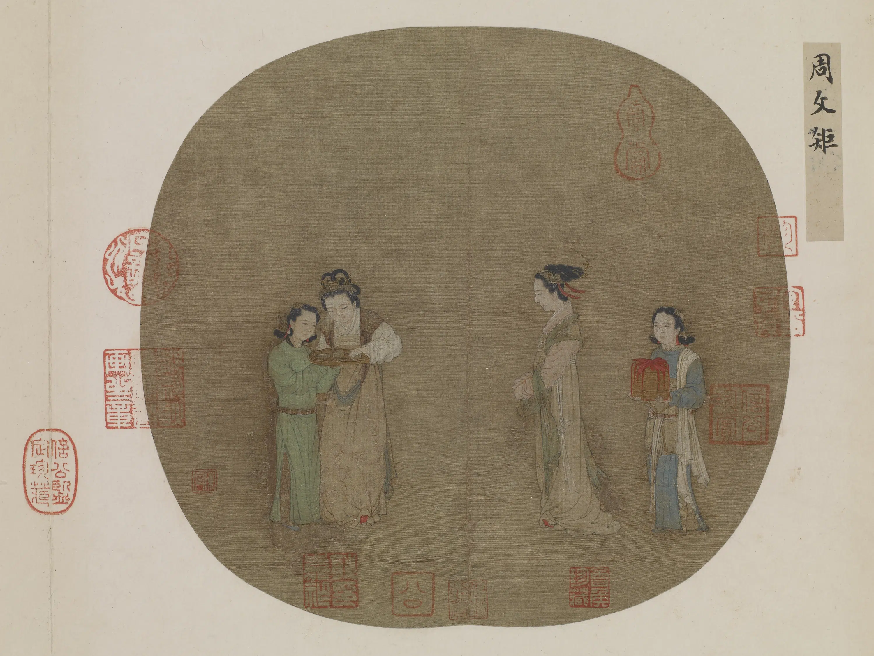 五代十国【周文矩】《宫女侍女图》 第1张