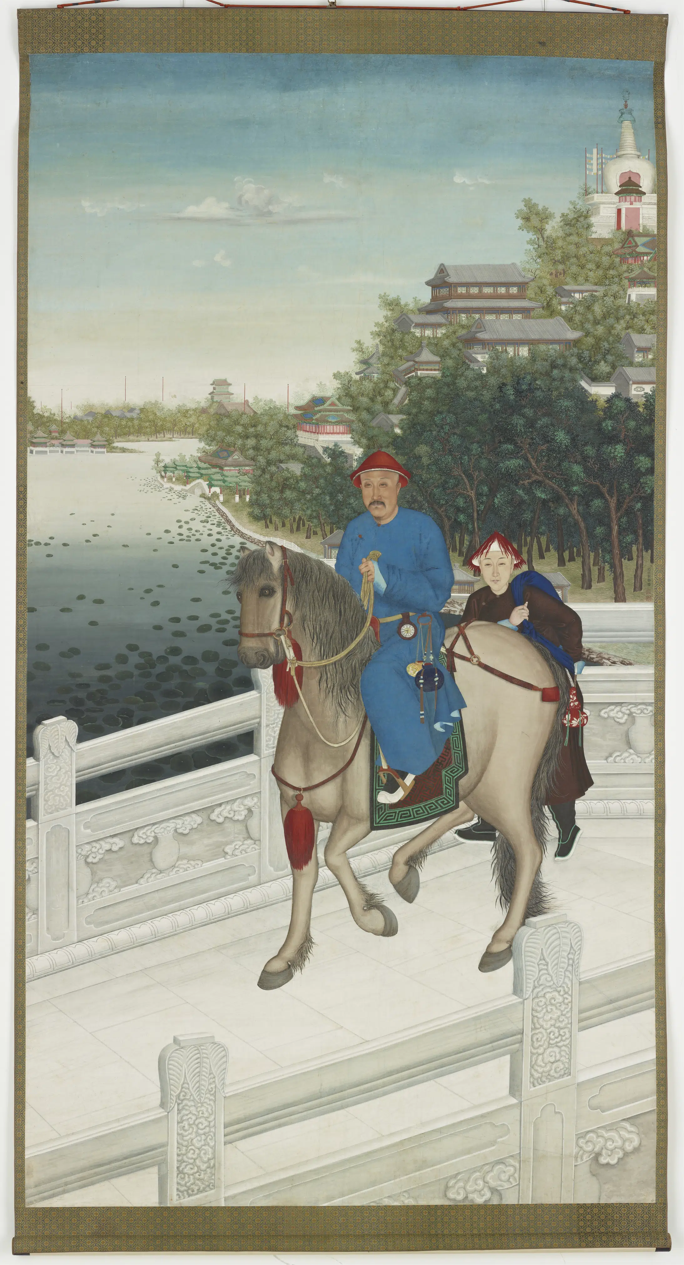 清朝【郎世宁】《乾隆御制金鳌玉蝀桥策马图》